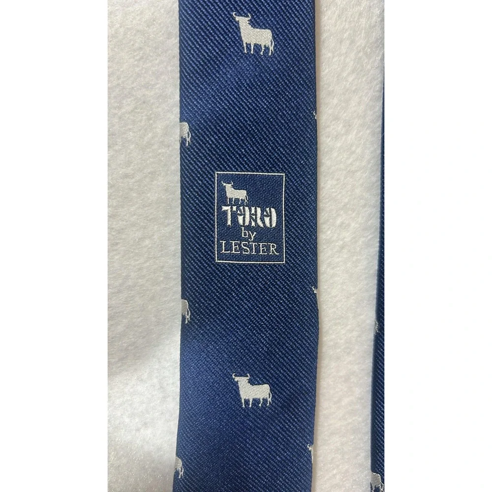 Lester Men's Navy White Animal Print 100% Silk Twill Tie Classic Size One Piece